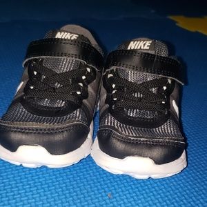 Infant/ Toddler Nike Dual Fusion sneakers